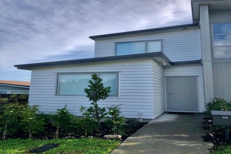 Photo of property in 1c Pavola Grove, Glenfield, Auckland, 0629