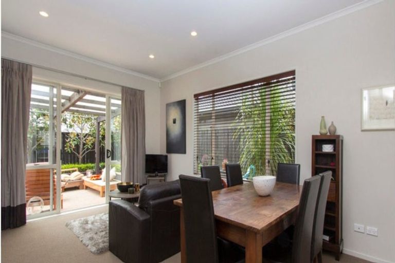 Photo of property in 7 Elwyn Close, Flat Bush, Auckland, 2016