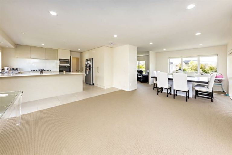 Photo of property in 99 Bayvista Drive, Karaka, Papakura, 2113