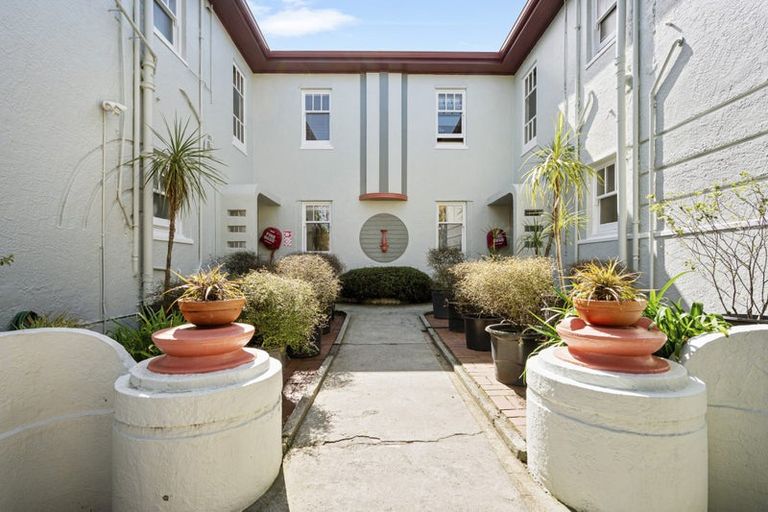 Photo of property in Zena Court, 11f6 Dufferin Street, Mount Victoria, Wellington, 6021