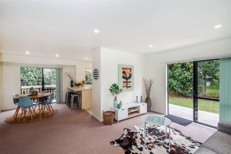 Photo of property in 2/55 Seaview Road, Glenfield, Auckland, 0629