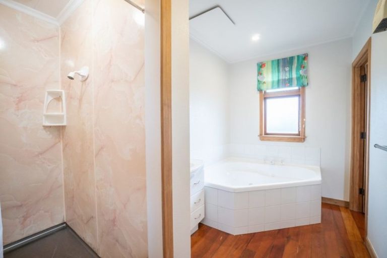 Photo of property in 4 Milson Line, Roslyn, Palmerston North, 4414