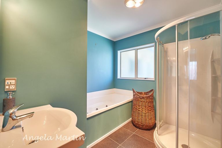 Photo of property in 96 Kelvin Grove Road, Kelvin Grove, Palmerston North, 4414