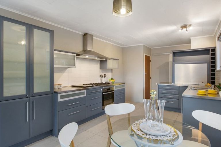 Photo of property in 25 Japonica Drive, Beach Haven, Auckland, 0626