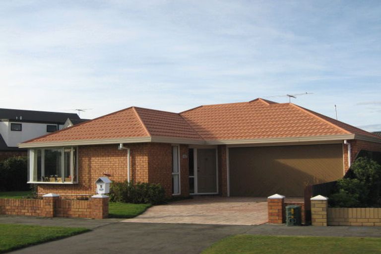 Photo of property in 4 Cardigan Bay Place, Addington, Christchurch, 8024