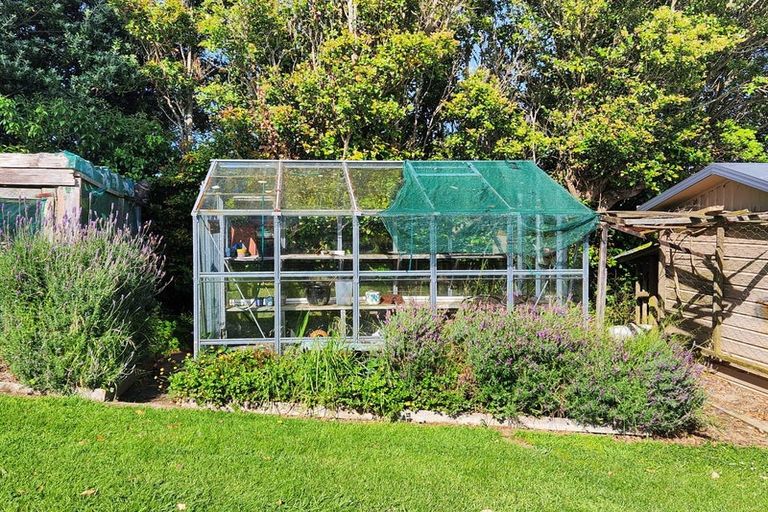 Photo of property in 251 Brookby Road, Brookby, Manurewa, 2576