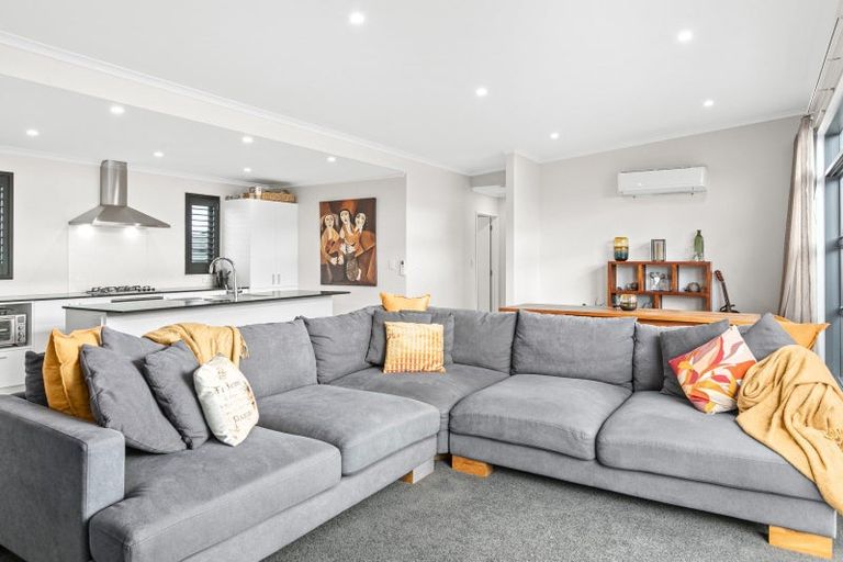 Photo of property in 18 Dee Street, Otane, 4202