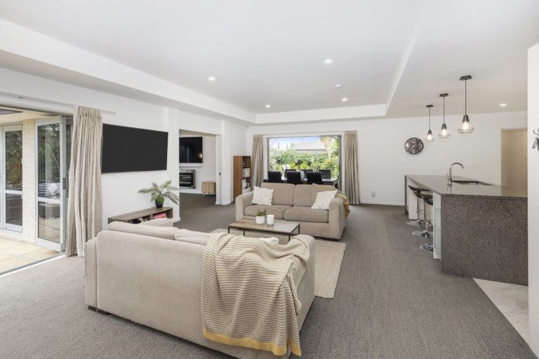 Photo of property in 20 Dunaverty Place, Broomfield, Christchurch, 8042