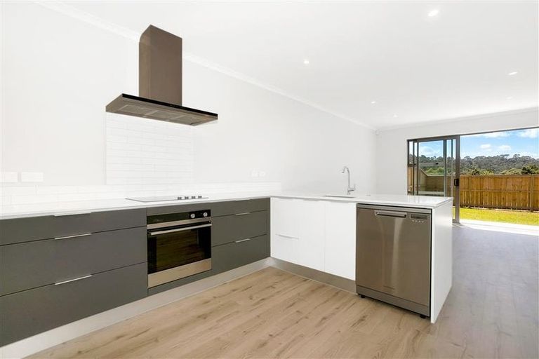 Photo of property in 42 Vincent Mcgrath Crescent, Swanson, Auckland, 0614