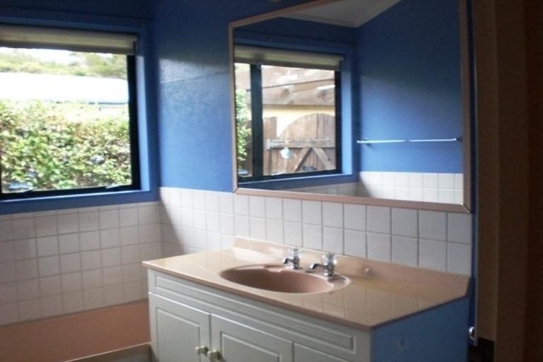 Photo of property in 19 Catrina Avenue, Birkenhead, Auckland, 0626