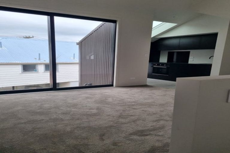 Photo of property in 82u1 Kilbirnie Crescent, Kilbirnie, Wellington, 6022