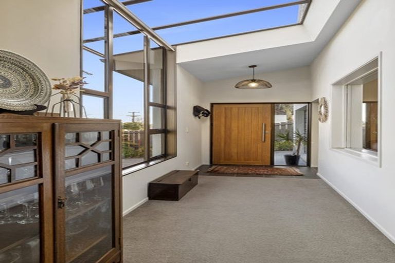 Photo of property in 2 Budleigh Street, Frankleigh Park, New Plymouth, 4310