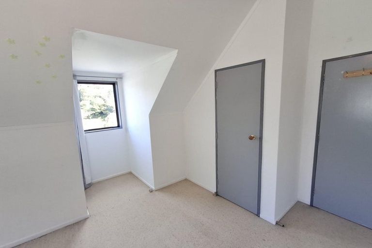 Photo of property in 3 Hazlewood Avenue, Karori, Wellington, 6012