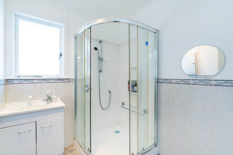Photo of property in 178 Lincoln Road, Henderson, Auckland, 0610