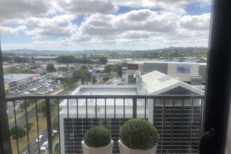 Photo of property in 12h/18 Ronwood Avenue, Manukau, Auckland, 2104