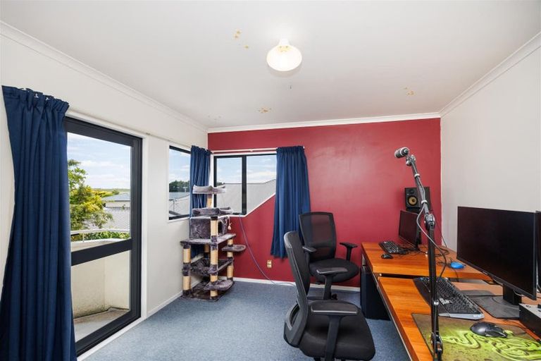 Photo of property in 11 Mcilwaine Place, Marton, 4710