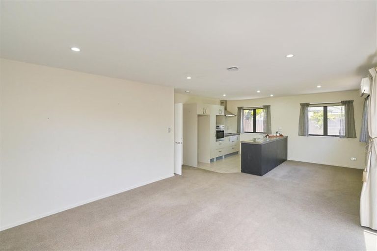 Photo of property in 516 Mairehau Road, Parklands, Christchurch, 8083