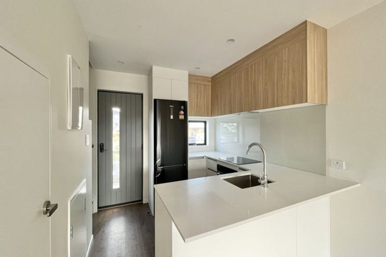 Photo of property in 5/60 Selo Street, Glen Eden, Auckland, 0602