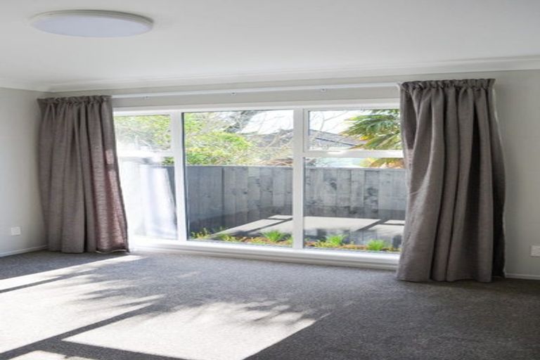 Photo of property in 40e Kervil Avenue, Te Atatu Peninsula, Auckland, 0610