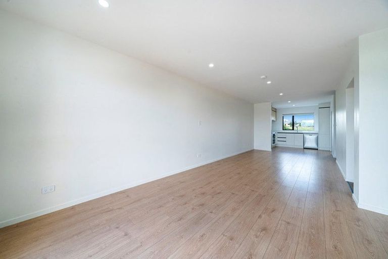 Photo of property in 8 Jabuka Street, Glen Eden, Auckland, 0602