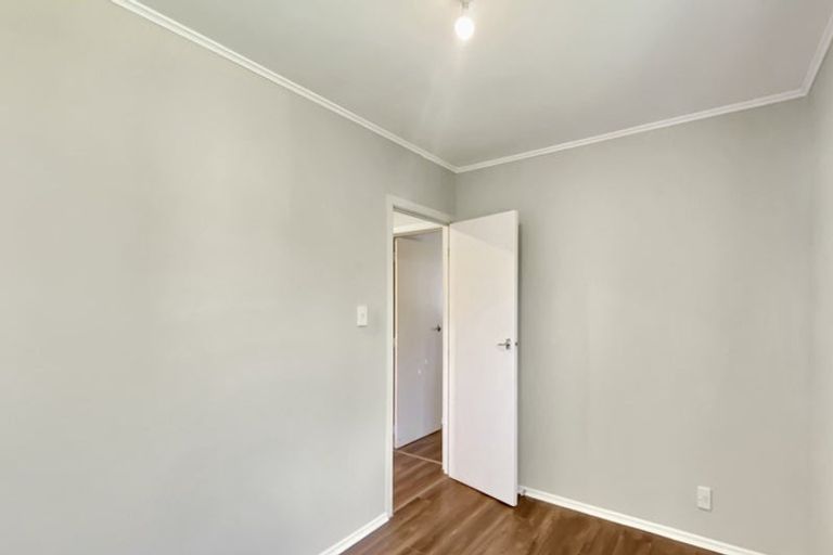 Photo of property in 6 Hughdene Place, Henderson, Auckland, 0610