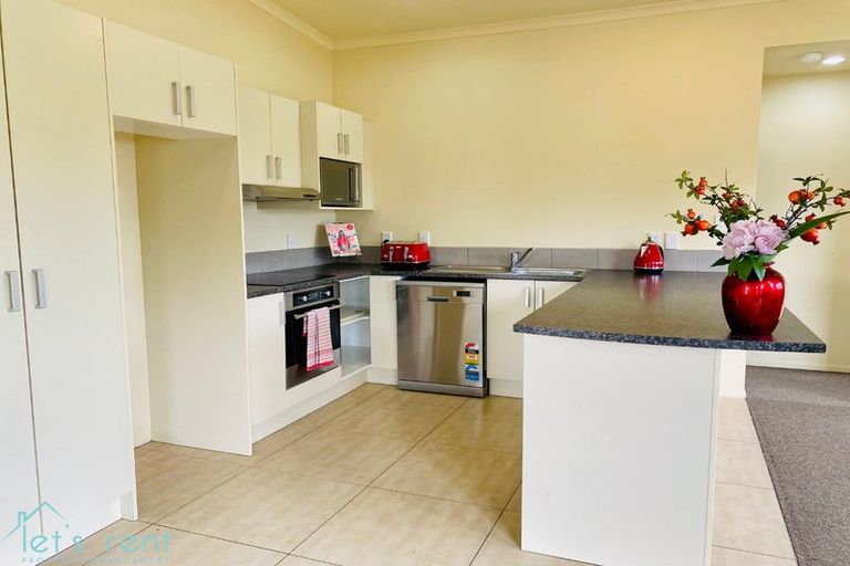 Photo of property in 42 Kokako Rise, Papakura, 2110