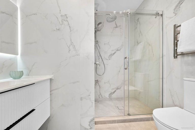 Photo of property in 5/31 Hill Crescent, New Lynn, Auckland, 0600