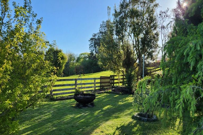 Photo of property in 22 Beaconsfield Road, Midhirst, Stratford, 4394