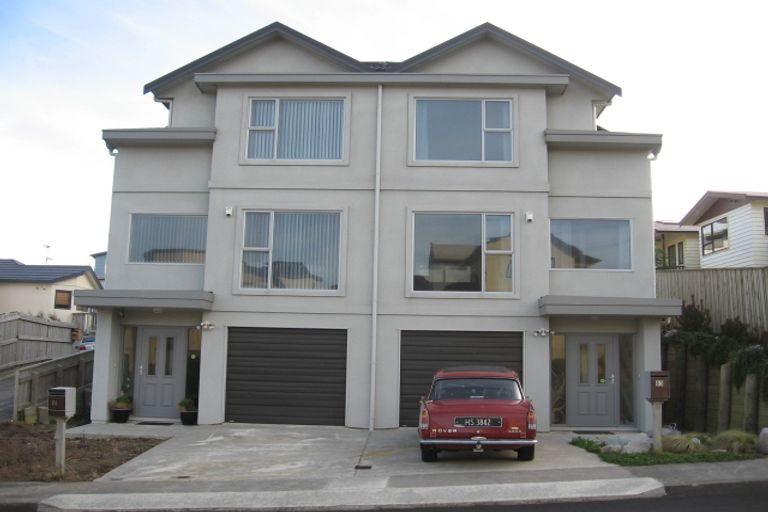 Photo of property in 83 Dress Circle, Newlands, Wellington, 6037