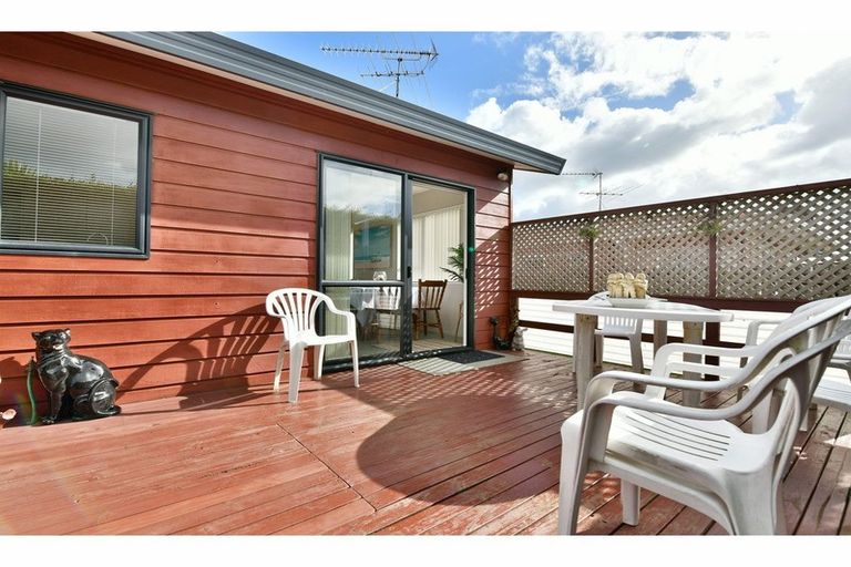 Photo of property in 2/28 Lakeside Drive, Orewa, 0931