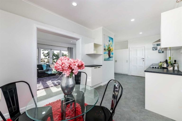 Photo of property in 1/20 Miro Street, New Lynn, Auckland, 0600
