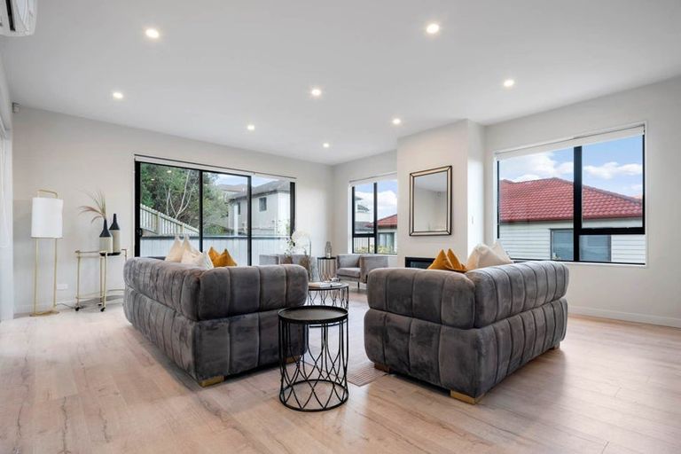 Photo of property in 15c Living Stream Road, Albany Heights, Auckland, 0632