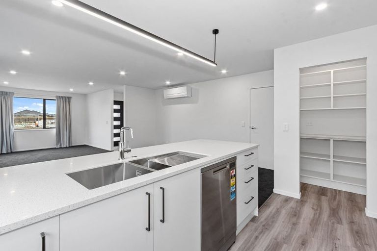 Photo of property in 6 Mccahon Lane, Rolleston, 7615