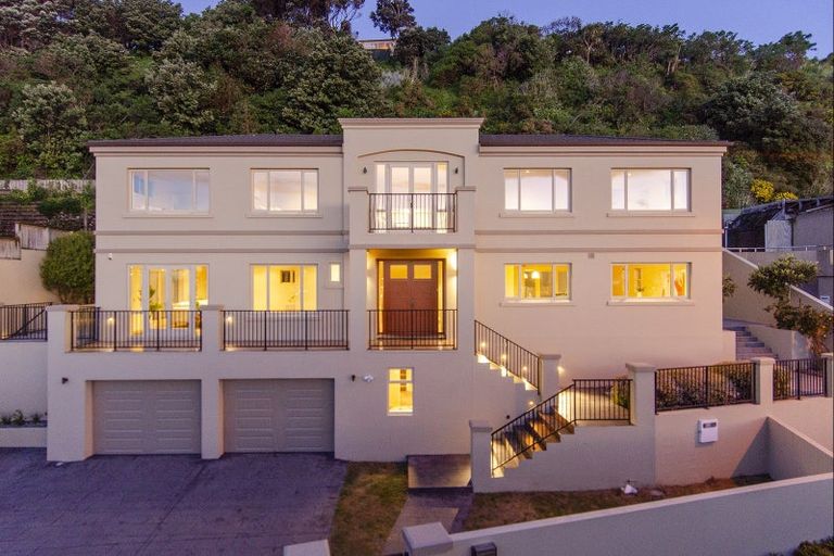 Photo of property in 19 Bunker Way, Strathmore Park, Wellington, 6022