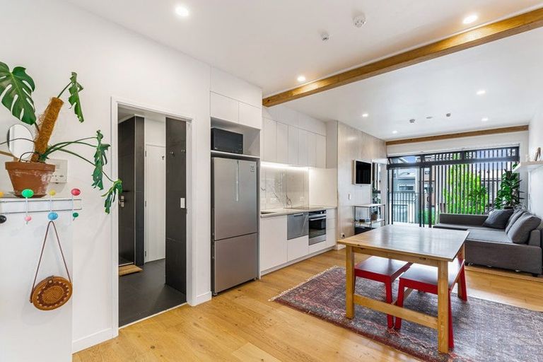 Photo of property in 6/167 Hobsonville Point Road, Hobsonville, Auckland, 0616