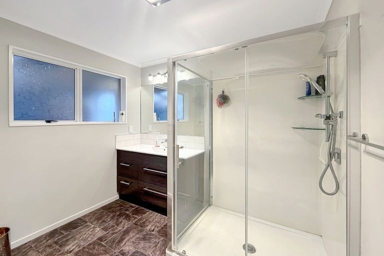 Photo of property in 38 Invergarry Road, Hilltop, Taupo, 3330