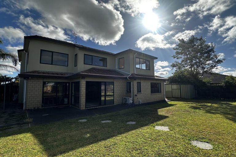 Photo of property in 49 Lilybank Crescent, East Tamaki, Auckland, 2013