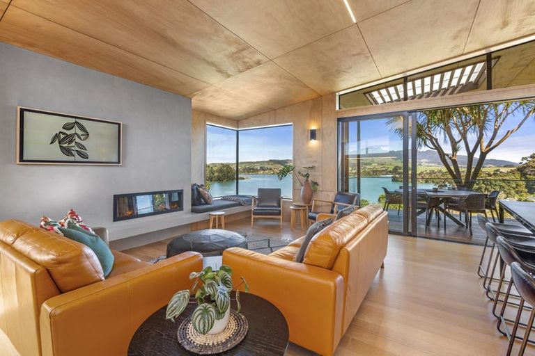 Photo of property in 21 Point Street, Raglan, 3225