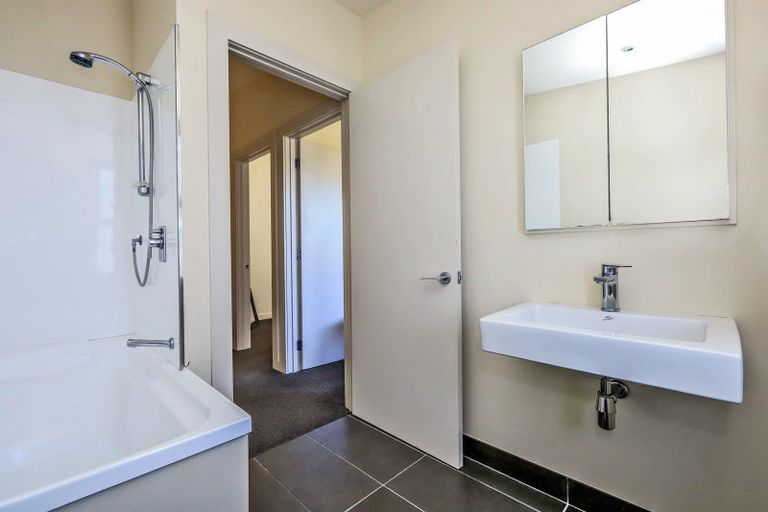 Photo of property in The Terraces, 10/9 Humber Street, Pandora, Napier, 4110