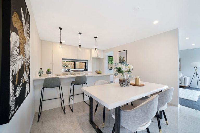 Photo of property in 8b Strid Road, Te Atatu South, Auckland, 0610