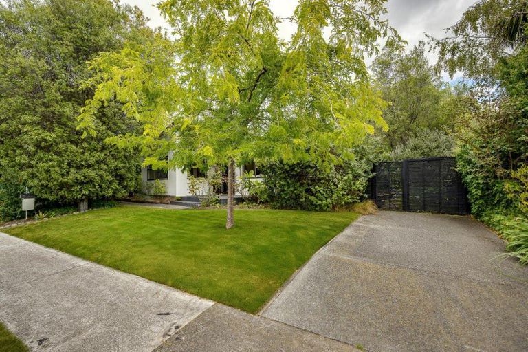 Photo of property in 34 James Cook Street, Havelock North, 4130