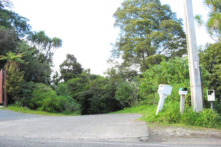 Photo of property in 238 Forest Hill Road, Waiatarua, Auckland, 0612
