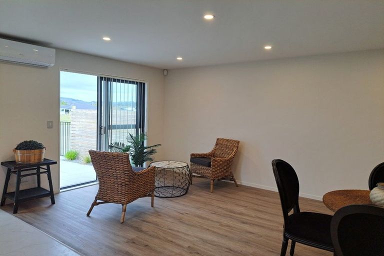 Photo of property in 20 Rorotu Avenue, Karaka, 2113