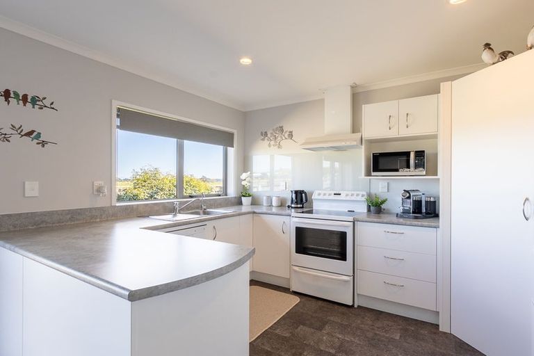 Photo of property in Trackside Villas, 22/91 Mako Mako Road, Levin, 5510
