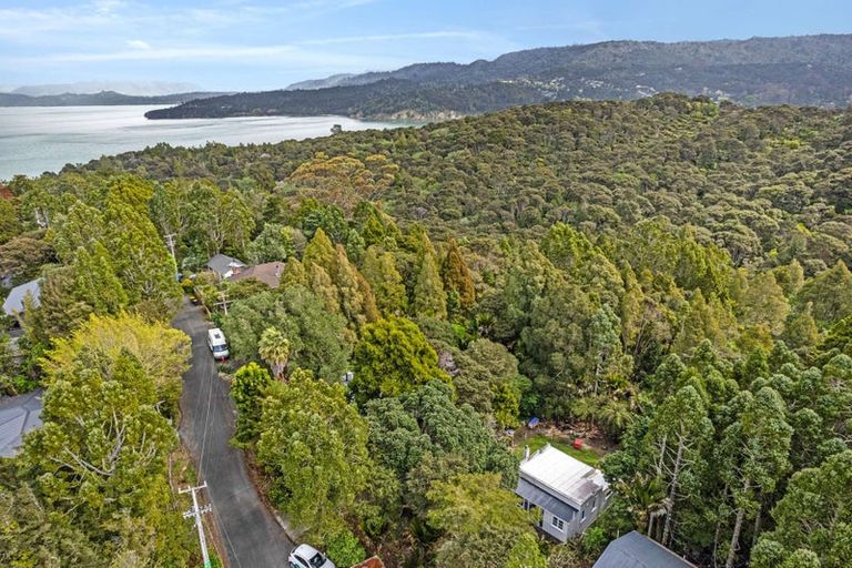 Photo of property in 43 Kauri Point Road, Laingholm, Auckland, 0604