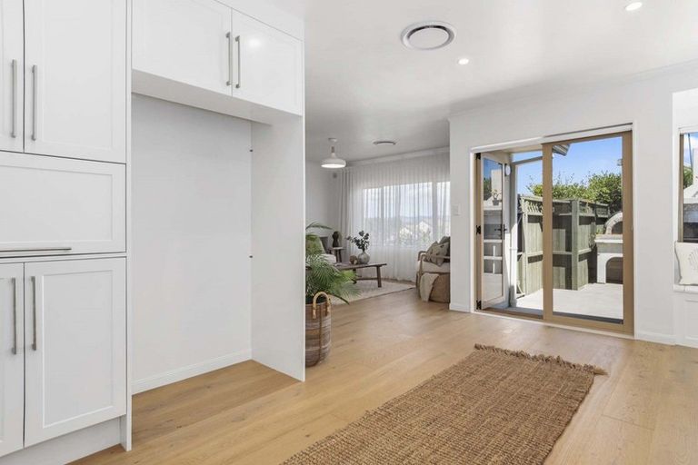 Photo of property in 1 Guildford Place, Bethlehem, Tauranga, 3110