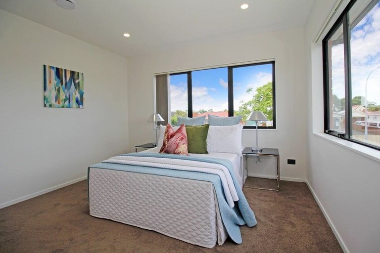 Photo of property in 64a Friesian Drive, Mangere, Auckland, 2022