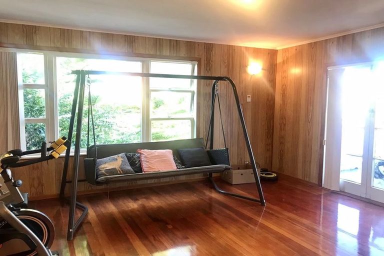 Photo of property in 27 Kohekohe Street, New Lynn, Auckland, 0600