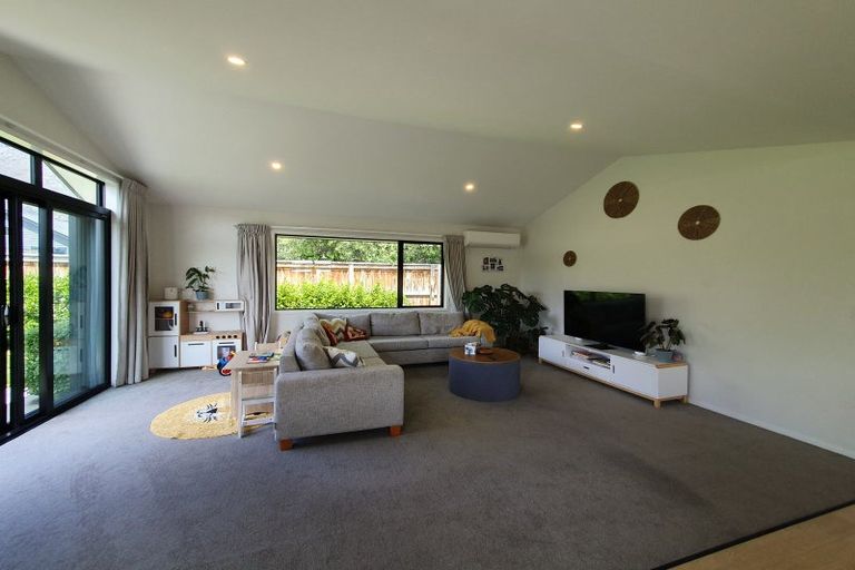 Photo of property in 6 Ward Street, Jacks Point, Queenstown, 9371