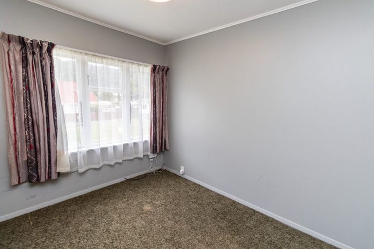 Photo of property in 11 Eldon Grove, Taita, Lower Hutt, 5019